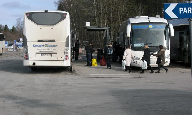 Eckerölinjen sätter in anslutningsbussar igen | Ålandstidningen
