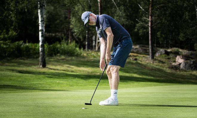 Niklas Isaksson a devancé les jeunes golfeurs pour la victoire du KM