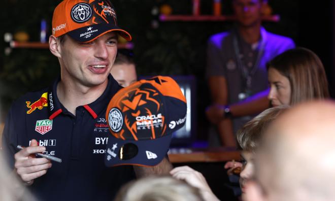 Max Verstappen, som leder Formel 1 sammanlagt, får nu kritik för sitt uppförande av konkurrenten Lewis Hamilton. Arkivbild.