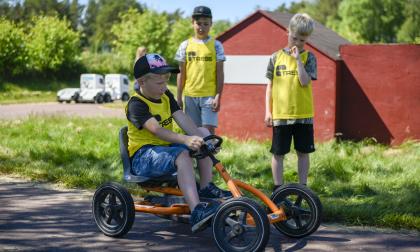 Barn på sommarkul på Smart Park i Eckerö.