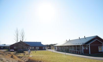 sommarängen, kökar, äldreboende, trädgård,  *** Local Caption *** @Bildtext:Här mellan Sommarängen och Sommarlängan kommer den nya trädgården att ligga.@Foto:Foto: Joakim Holmström