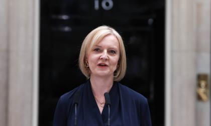 06/09/2022. London, United Kingdom. Prime Minister Liz Truss Arrives in Downing Street. 10 Downing Street. Newly elected Prime Minister, Liz Truss arrives at No.10 Downing Street after an audience with Her Majesty Queen Elizabeth II in Balmoral, Scotland. Picture by Simon Dawson / No 10 Downing Street