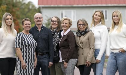 Folkhälsan, Lucia, Luciakommittén,  *** Local Caption *** @Bildtext:Här är årets luciakommitté: Lena Skogberg, Ann Eriksson, vice ordförande Mats Danielsson, Regina Santamäki-Fischer, ordförande Gunilla G Nordlund, Tinca Björke, Moa Larsson och Rebecca Nordenström. På bilden saknas Mirjana Babic och Dan Ferna.