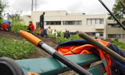 sommarjobbare, parkarbetare, säsongsjobb, genre, arbete, jobb *** Local Caption *** @Bildtext:Sommarjobbare bör se upp så att de fått ett ordentligt arbetsavtal där saker som måltider och löner finns bestämda.@Foto:Jacob Saurén