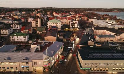 Flygbild, flygfoto, dönarfoto, Mariahamn centrum, Troggatan, Ålandsbanken, Åland Post, Andelsbanken