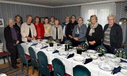 På plats för att äta soppa i Marthastugan var Helena Häggblom-Jakobsson, Barbro Koskinen, Charlotte Gottberg, Ann-Mari Åkerblom, Siv Wikström, Lorette Danielsson, Peggy Danielsson, Eivor Eriksson, Gun-Marie Eriksson, Ann-Mari Holmström, Ulla Lundberg och Marianne Dahlén.