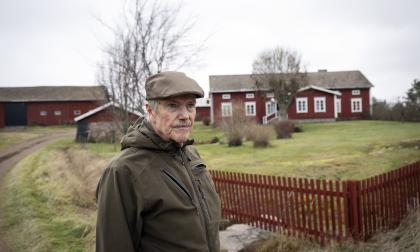 Börje Sundblom framför Norrgårds i Sonboda på Föglö.Daniel Eriksson