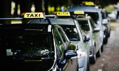 Den 1 juli fastställs priset på taxiresor och beställningstrafik på Åland.@Foto:<@Fotograf>Kristoffer Hellman  