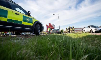 När en olycka inträffat behöver räddningstjänst och ambulanspersonal kunna arbeta utan att hindras av allmänheten.