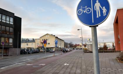 ”Centrala Mariehamn behöver bli mer tillgängligt för fotgängare och uppmuntra till vistelse och rörelse utan bil och biltrafiken behöver både styras om och minskas ner”, skriver Jessica Sundberg.
<@Fotograf>Staffan Lund