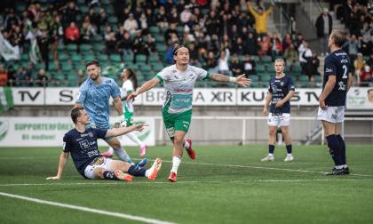 Det är stora summor på spel när Adam Larsson (bilden) och hans lagkamrater nu försöker hålla IFK Mariehamn kvar i ligan.<\n><@Fotograf>Amir Karbalaei