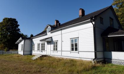 På Kastelholms kungsgård finns flera byggnader och området har potential, anser insändarskribenterna.