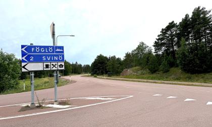 En del av vägplanen för en gång- och cykelbana längs landsväg 3 i Lemland och Lumparland rivs nu upp. <@Fotograf>Malin Henriksson