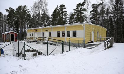 Det är den här modulen vid Överby daghem i Jomala som diskussionen gäller. Den rymmer avdelningen Myran, som är en av två nuvarande avdelningar vid daghemmet.<@Fotograf>Robert Jansson