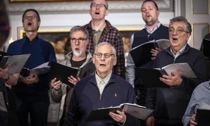 På konserten sjunger kören för första gången både i större och mindre grupper. På bild från vänster: Edward Eriksson, Niclas Stjärnfelt, Håkan Nilsson, Kaj Grundström, Marcus Åkerblom och Krister Norrgrann.