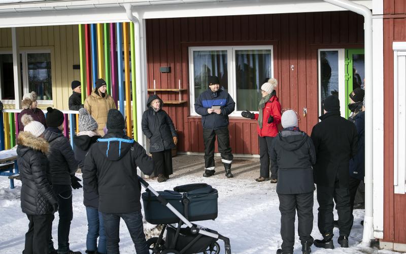 Liberalerna Cita Nylund, Roger Andersson och Jana Eriksson från Lemlands kommunstyrelse tog initiativ till ett diskussionsmöte med de boende i Järsö-Nåtö.