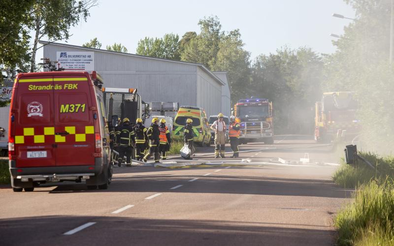 brand, lagerbrand, skogshyddsvägen, räddningstjänst