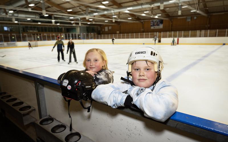 Wilma Widberg och Jon Karlsson är vana skridskoåkare. 