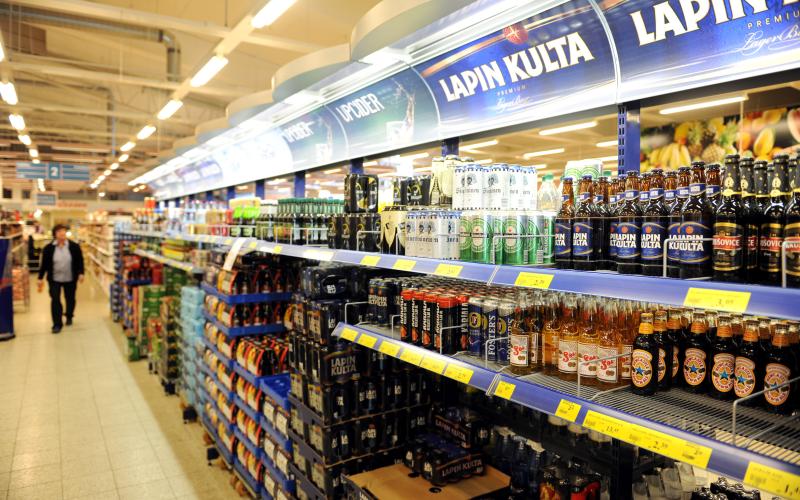 Om lagförslaget går igenom kommer detaljhandeln få tillstånd att sälja alkoholdrycker med upp till 8,0 volymprocent, jämfört med nuvarande 5,5 procent.