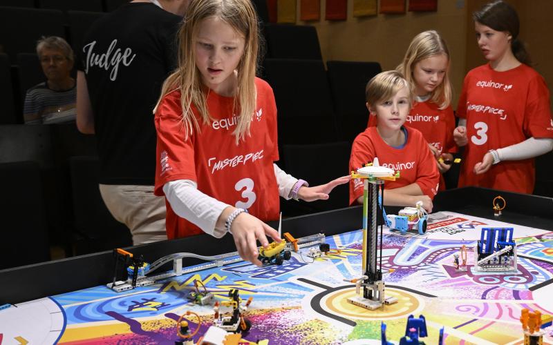 Maya Perjus, Vincent Lindholm, Ella Savonmäki och Agnes Lillie representerade Lumparland.