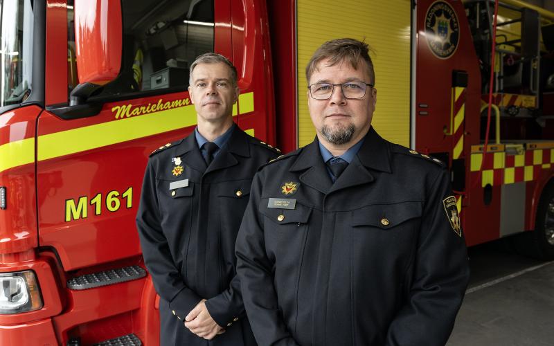 Jari Ruotsalainen och Ronnie Emet på Räddningsinstitutet.