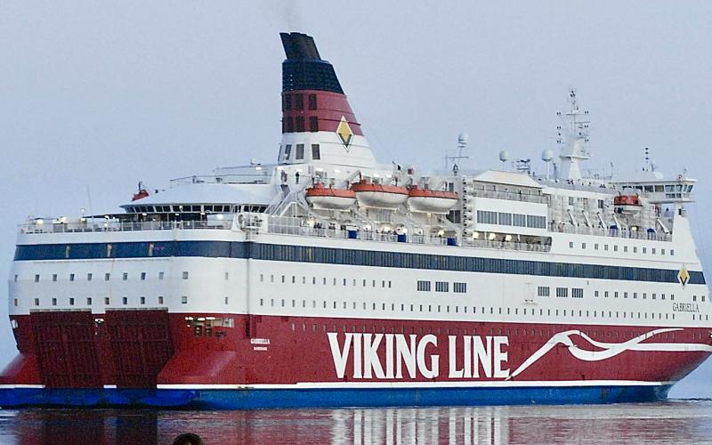 I januari 2022 krockade Viking Lines ms Gabriella med kajen i Helsingfors och orsakade skador på både kajen och bastubyggnader som fanns på kajen. Viking Line tillbakavisar kraven på skadestånd för händelsen och menar att det var något man inte kunde förutse.<@Fotograf>Malin Henriksson