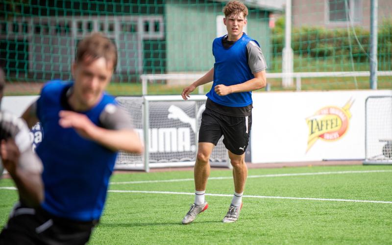 Leo Andersson tränar inför fredagens match mot FC Haka. <@Fotograf>Fredrik Ytterström