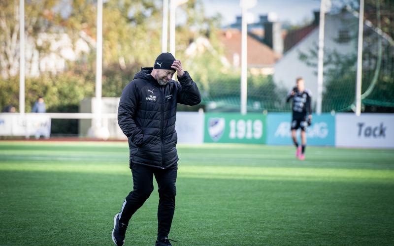 Huvudvärken fortsätter för IFK Mariehamn och interimtränare Jimmy Wargh (bilden).