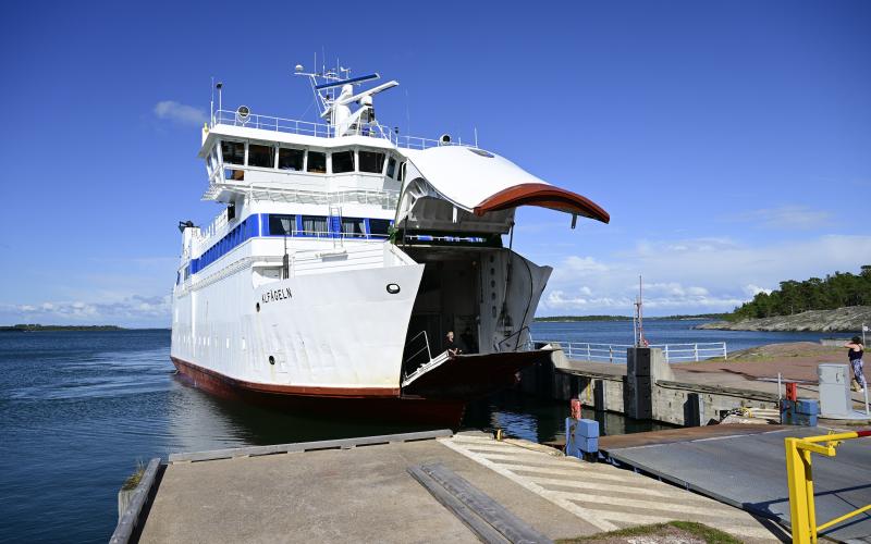 Landskapsregeringen och Finferries bildar gemensamt rederi för att kunna bjuda på den åländska skärgårdstrafiken. Robert Jansson