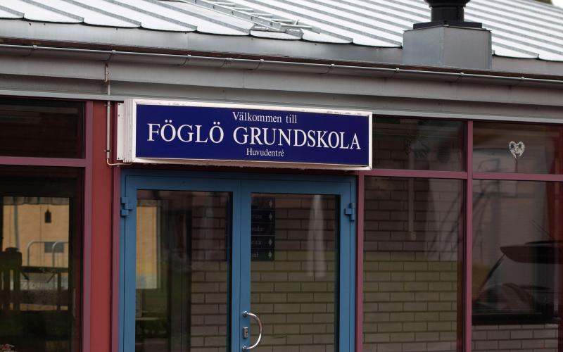 Satsningen på Föglö grundskolas lokaler måste göras, men det är ännu inte bestämt hur kommunen ska gå vidare. Klart är att det rör sig om en stor investering, som påverkar den kommunala ekonomin på flera sätt. <@Fotograf>Wilhelm Lindgren