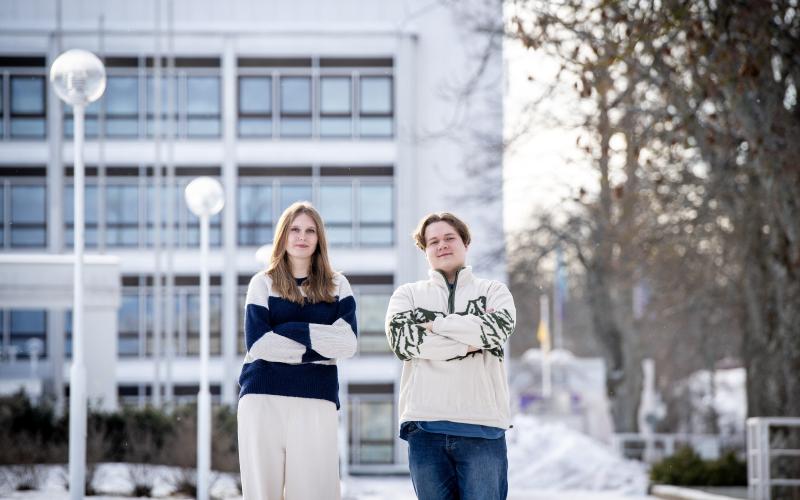 Ella Donning och William Andersson får rösta i sitt första presidentval.