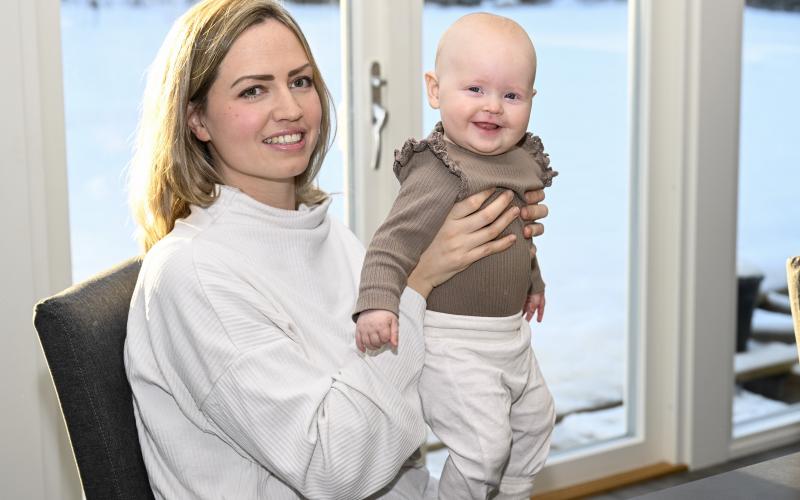 Sofia Augustsson med dottern Zoe Grönroos tycker att mammagruppen gett henne mycket.