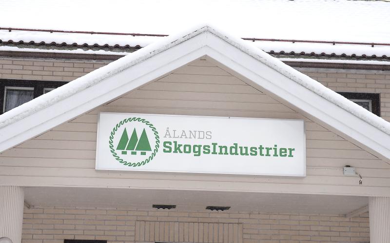 Tack vare bättre marginaler och att man kunde höja förädlingsvärdet i produktionen redovisar Ålands skogsindustrier sitt bästa resultat någonsin för 2021.