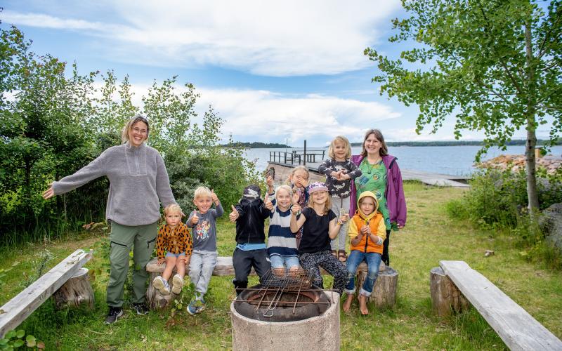 Sanna Högberg, Neo Högberg, Charlie Högberg, Ruth Sjösten, Chia Elevall, Cornelia Sedell, Adrian Sedell, Jennie Elevall och Klara Sjösten.@Normal_indrag:<@Fotograf>Hülya Tokur-Ehres