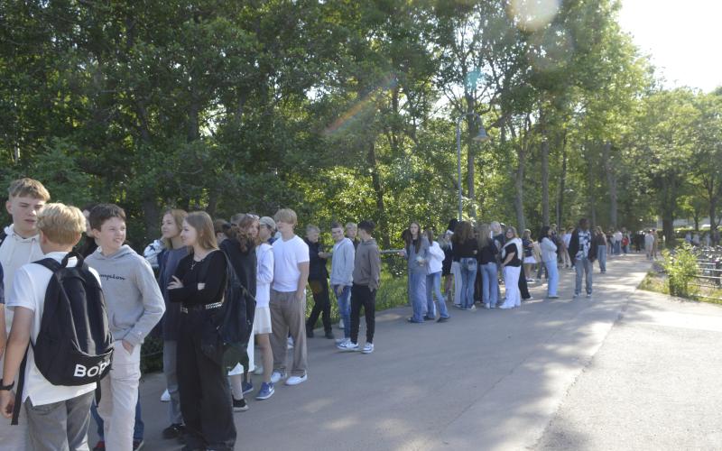 Kön var lång inför öppningen. 