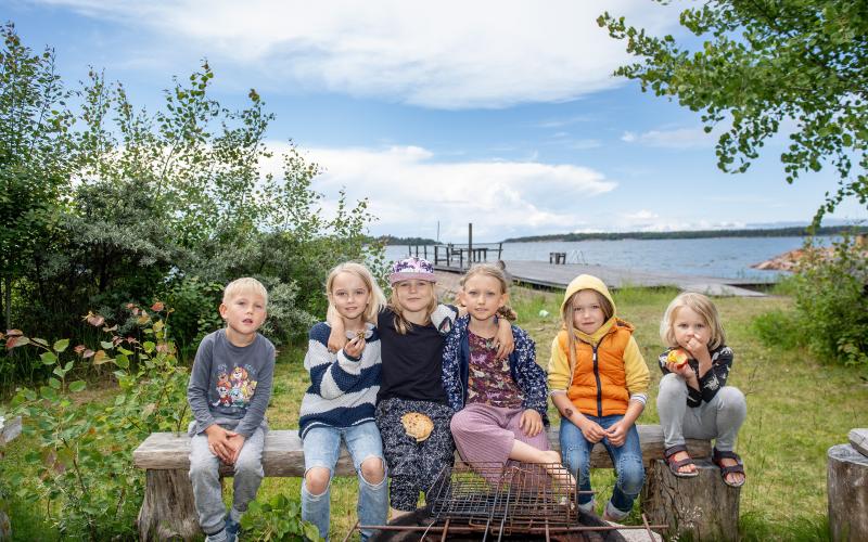 Charlie Högberg, Ruth Sjösten, Cornelia Sedell, Klara Sjösten och Adrian Sedell tycker alla om att skapa saker.@Normal_indrag:<@Fotograf>Hülya Tokur-Ehres