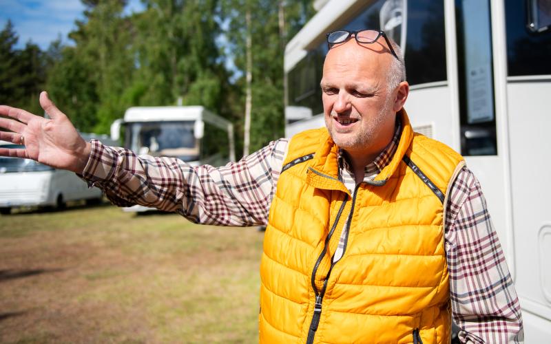 Marcus Berlinski är nöjd över att han får visa camparna Åland. 