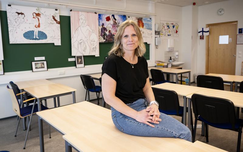 Cecilia Högback, lektor vid Ålands lyceum tycker att hon har ett drömyrke.@Normal_indrag:<@Fotograf>Daniel Eriksson