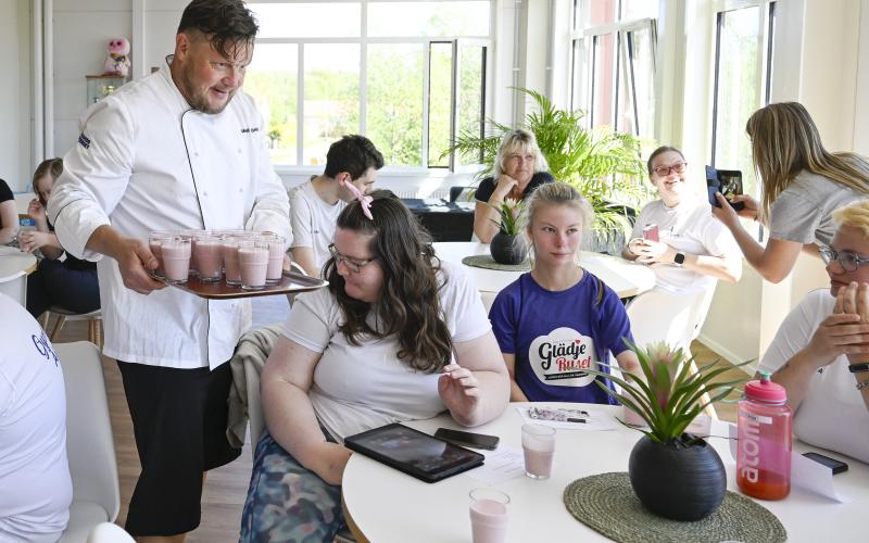 Mellanmålet serverades av Michael Björklund efter den avslutande träningen.