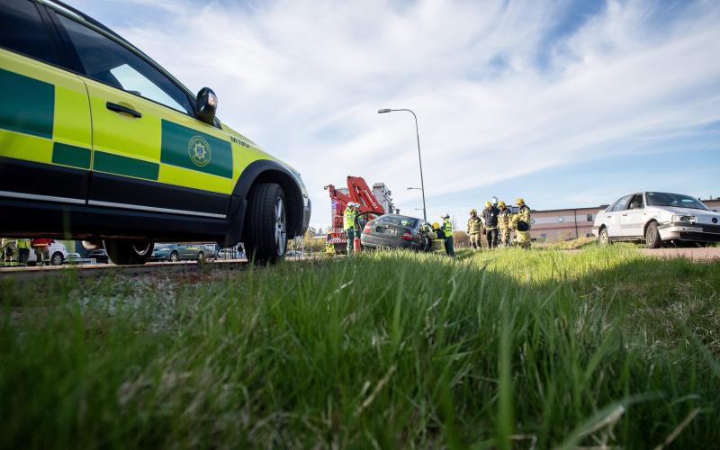 När en olycka inträffat behöver räddningstjänst och ambulanspersonal kunna arbeta utan att hindras av allmänheten.