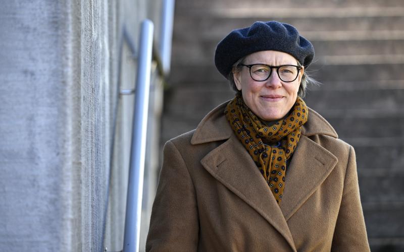 Författaren och debattören Lena Andersson har tröttnat på det destruktiva och fördummande tonläget i samhällsdebatten och har tagit paus från artikelskrivandet. Istället koncentrerar hon sig helt på sitt romanskrivande, berättar hon för Ålandstidningen.
