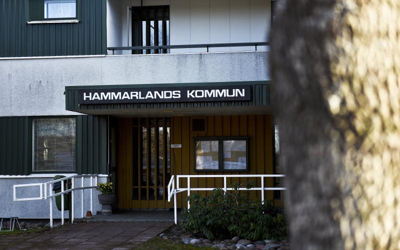 En majoritet i kommunstyrelsen i Hammarland valde förra veckan att neka övertidsersättning till en tidigare anställd i kommunen – trots att kommunledningen konstaterat att arbetsuppgifterna inte hade kunnat skötas inom avtalad arbetstid.@