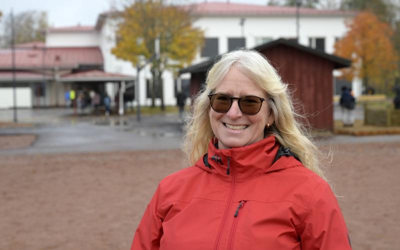 Vikingaåsens rektor Susanne Hellström säger att skolan har fått positiv feedback av eleverna för den nya skolgården. <@Fotograf>Robert Jansson