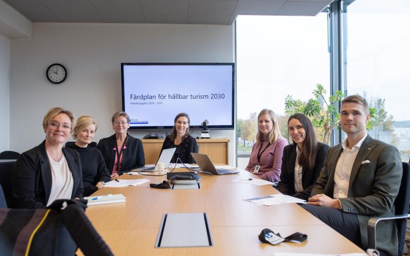 Samordningsgruppen. Från vänster Therese Sjöblom, Sanna Könönen-Wahlstedt, Linnéa Johansson, Terese Flöjt, Susanne Olofsson, Noora Löfström och Jesper Josefsson.<@Fotograf>Hülya Tokur-Ehres