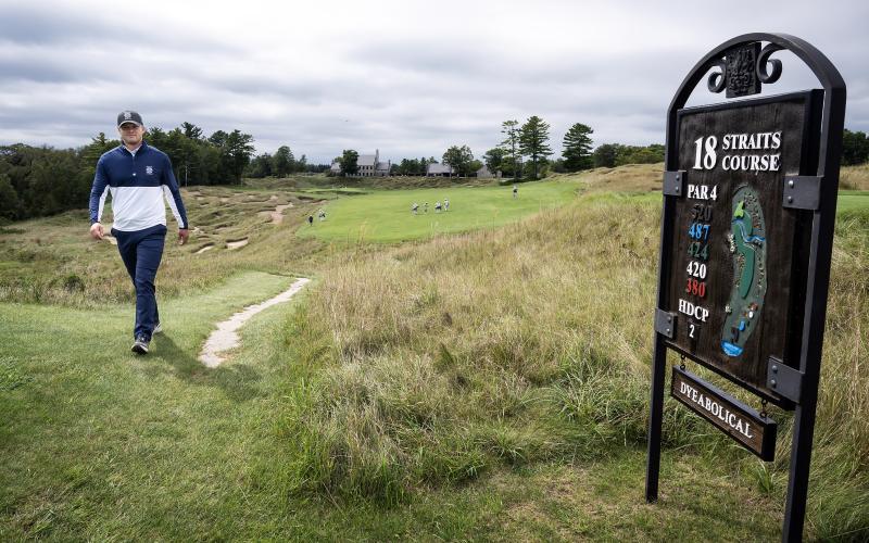 Det 18_e hålet på väg upp mot klubbhuset på Whistling Straits.