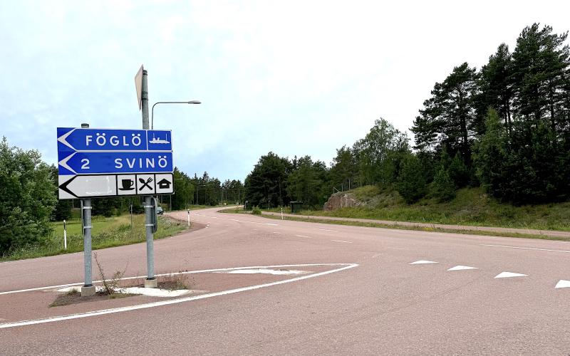 En del av vägplanen för en gång- och cykelbana längs landsväg 3 i Lemland och Lumparland rivs nu upp. <@Fotograf>Malin Henriksson