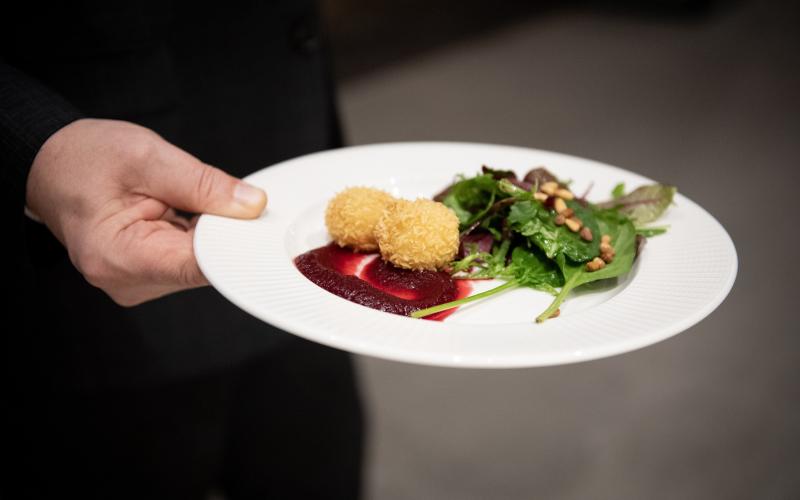 Nästa vecka startar Restaurangdagarna. Ett utmärkt evenemang som på många sätt fungerar som en säsongsförlängare. Vad kan andra åländska branscher göra för att för att förlänga säsongen och finns det lärdomar att dra? Hülya Tokur-Ehres