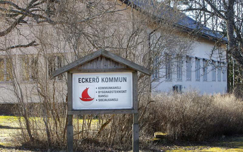 Kommunfullmäktige har godkänt tilläggsanslaget för renoveringen av kommunkansliet i Eckerö.@Normal_indrag:<@Fotograf>Robert Jansson