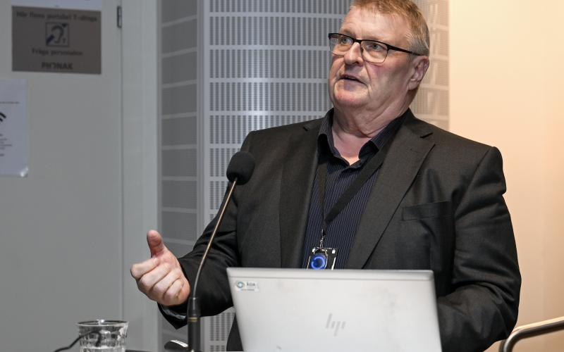 Finansminister Mats Perämaa (Lib) vill tillsammans med kommunerna gå vidare med att analysera utvärderingen av landskapsandelssystemet. <@Fotograf>Robert Jansson