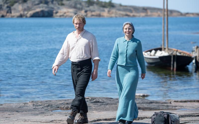 Janne och Maja, spelade av Linus Troedsson och Amanda Jansson under inspelningen av Stormskärs Maja.